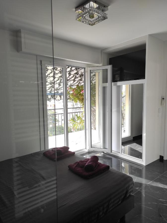 Magnificent 3 bedrooms Rooftop condo Antibes Buitenkant foto