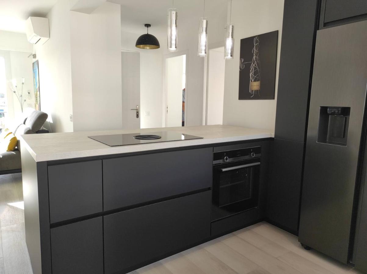 Magnificent 3 bedrooms Rooftop condo Antibes Buitenkant foto